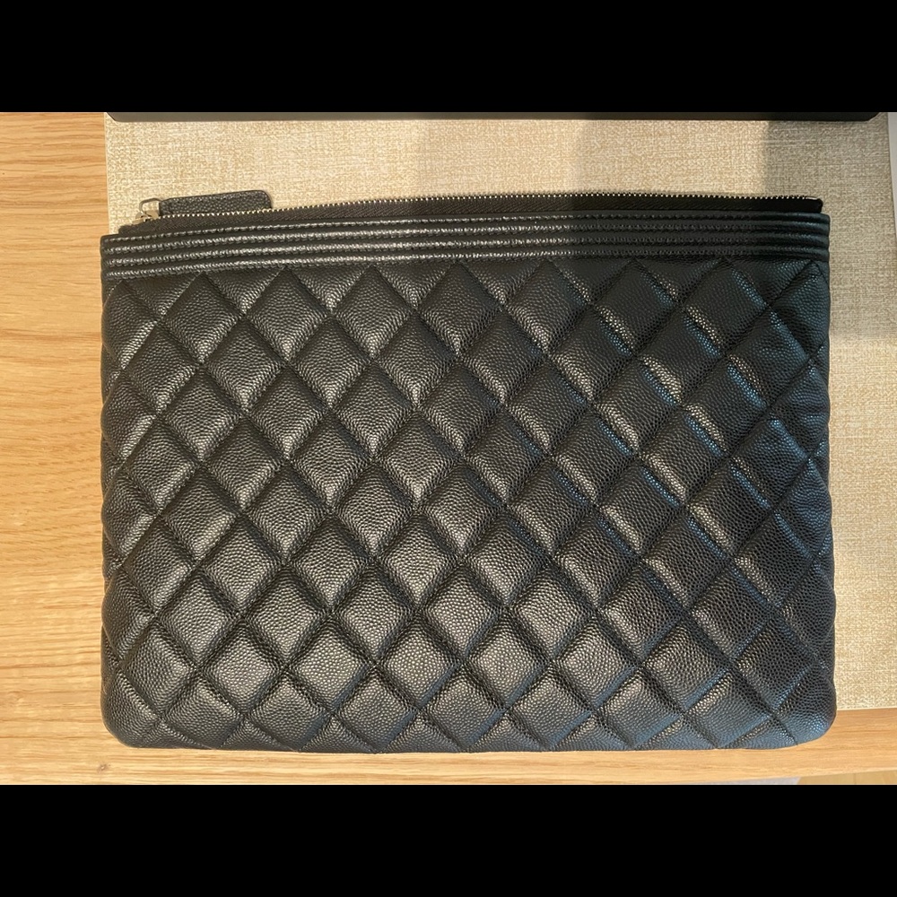 Chanel Chanel Boy O Case Clutch Quilted Caviar Medium - Picture 6 of 11